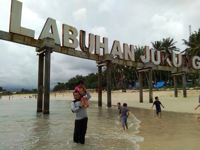 Gambar Sunset Harga Tiket Masuk Pantai Labuhan Jukung Krui