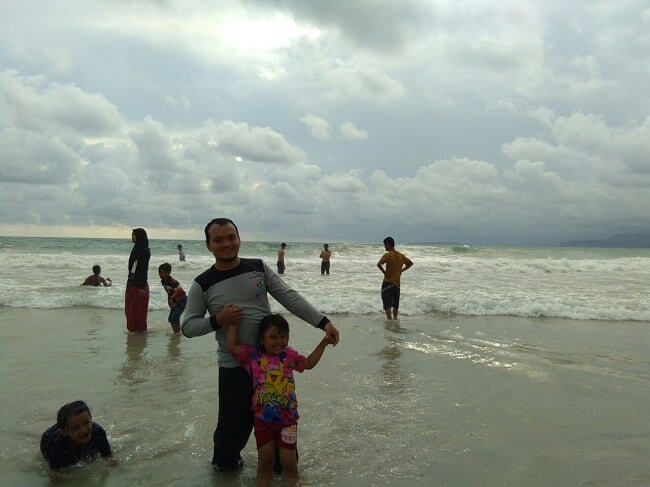 foto wisata pantai labuhan jukung krui lampung