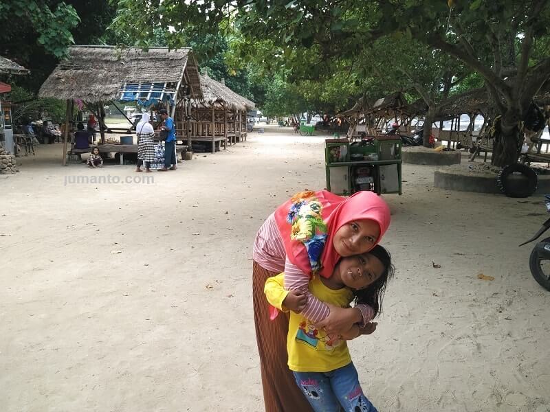 foto pemandangan pantai mutun lampung