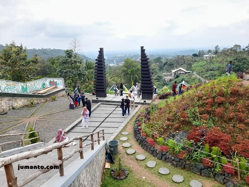 gambar gapura iconic di lengkung langit pinang jaya kemiling bandar lampung