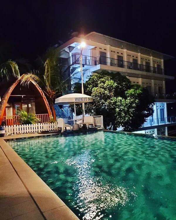 kolam renang bukit mas lampung