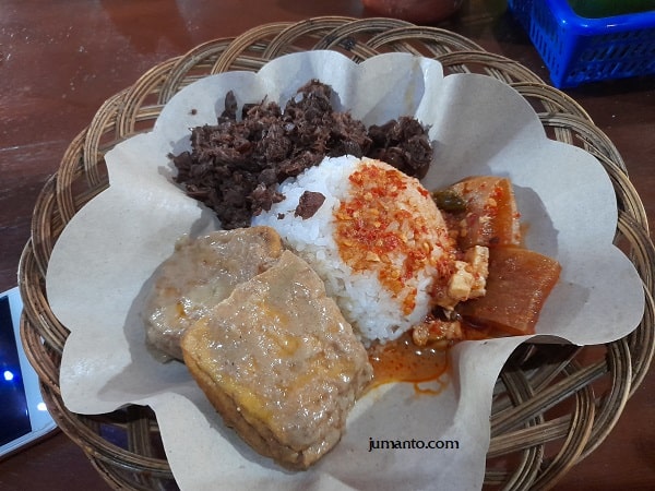 tempat makan khas jogja di lampung LaRise Cafe Lampung Menyajikan Menu Khas Jogja, Ini Daftar Harganya