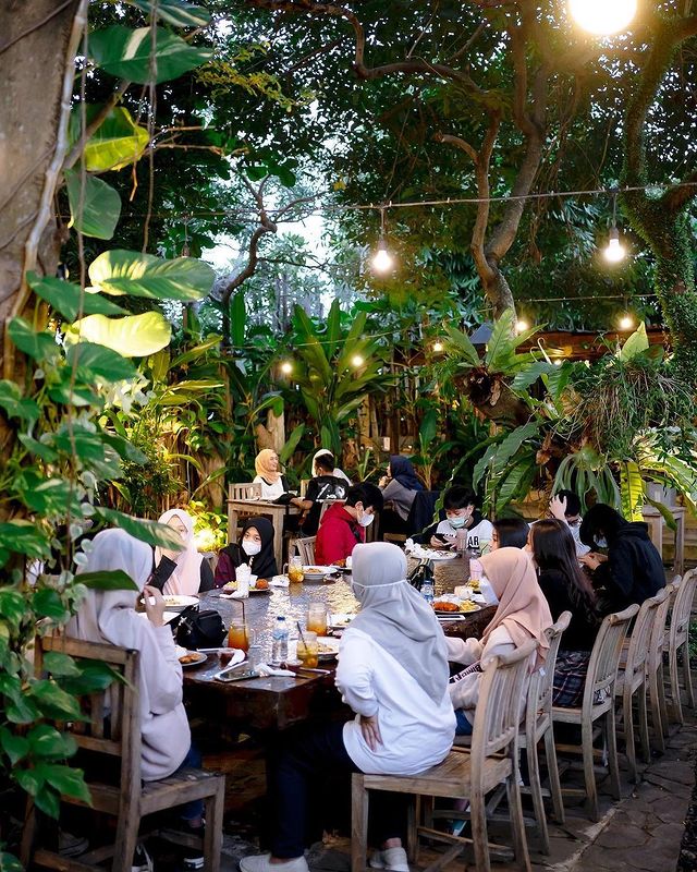 Wiseman Cafe di Pahoman, ada areal outdoornya